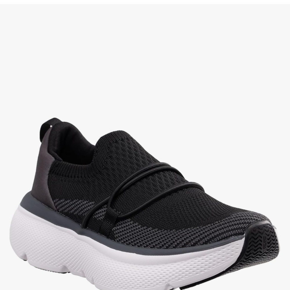 REVITALIGN Women's Maia Sneaker, Black, 6 New in box